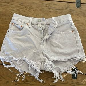 Lavender Levi’s 501 shorts. Super cute!!